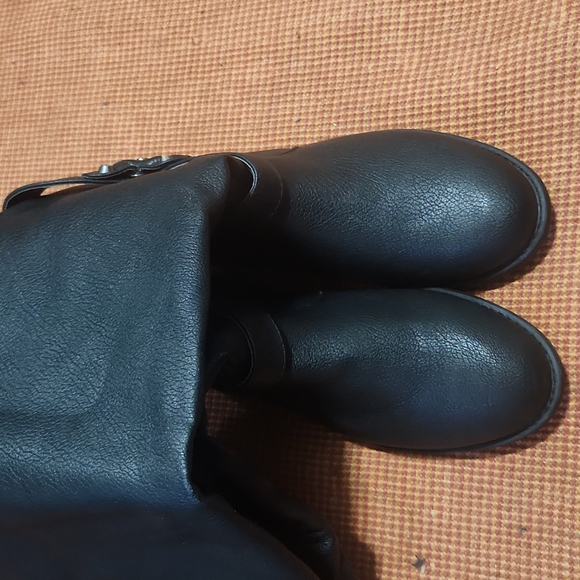 Boots - Picture 5 of 5